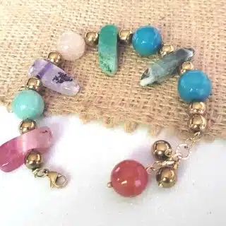 انسيال. من. الاحجار. الكريمة