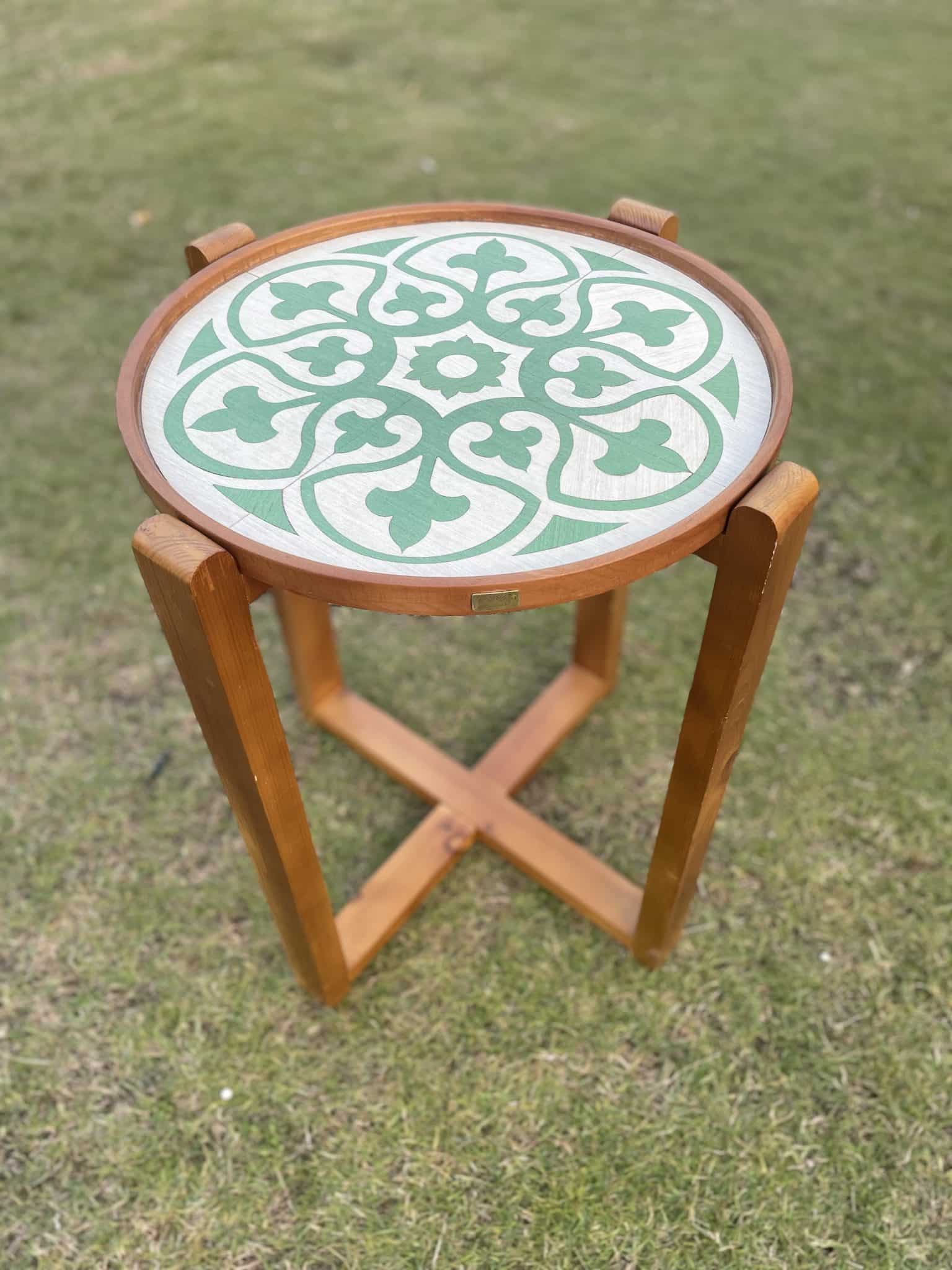 Removable rounded side table 2 IMG 4761 scaled