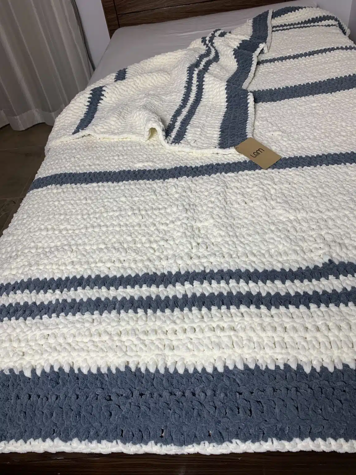 Frosted silver velvet blanket 2 IMG 5514 scaled