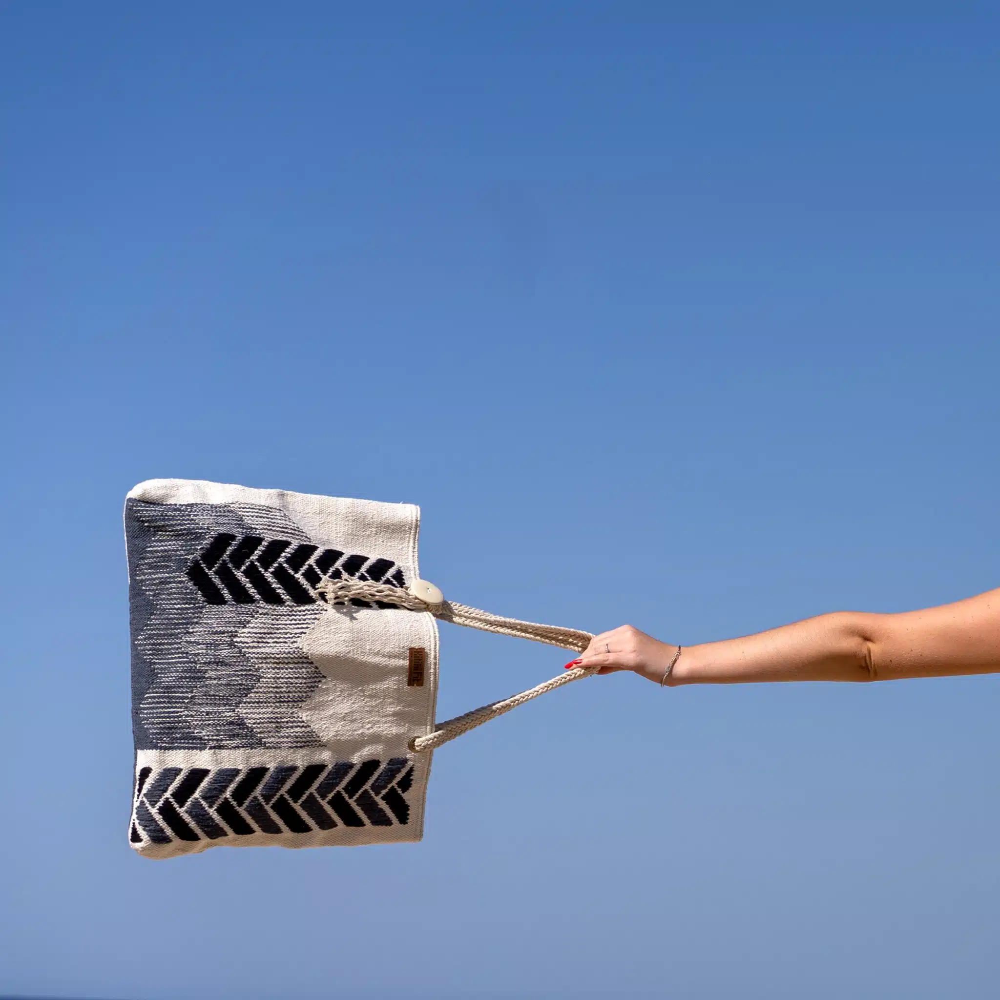 Soumak Handbag 6 SoumakKilimHandbagCottonStrapsFly scaled