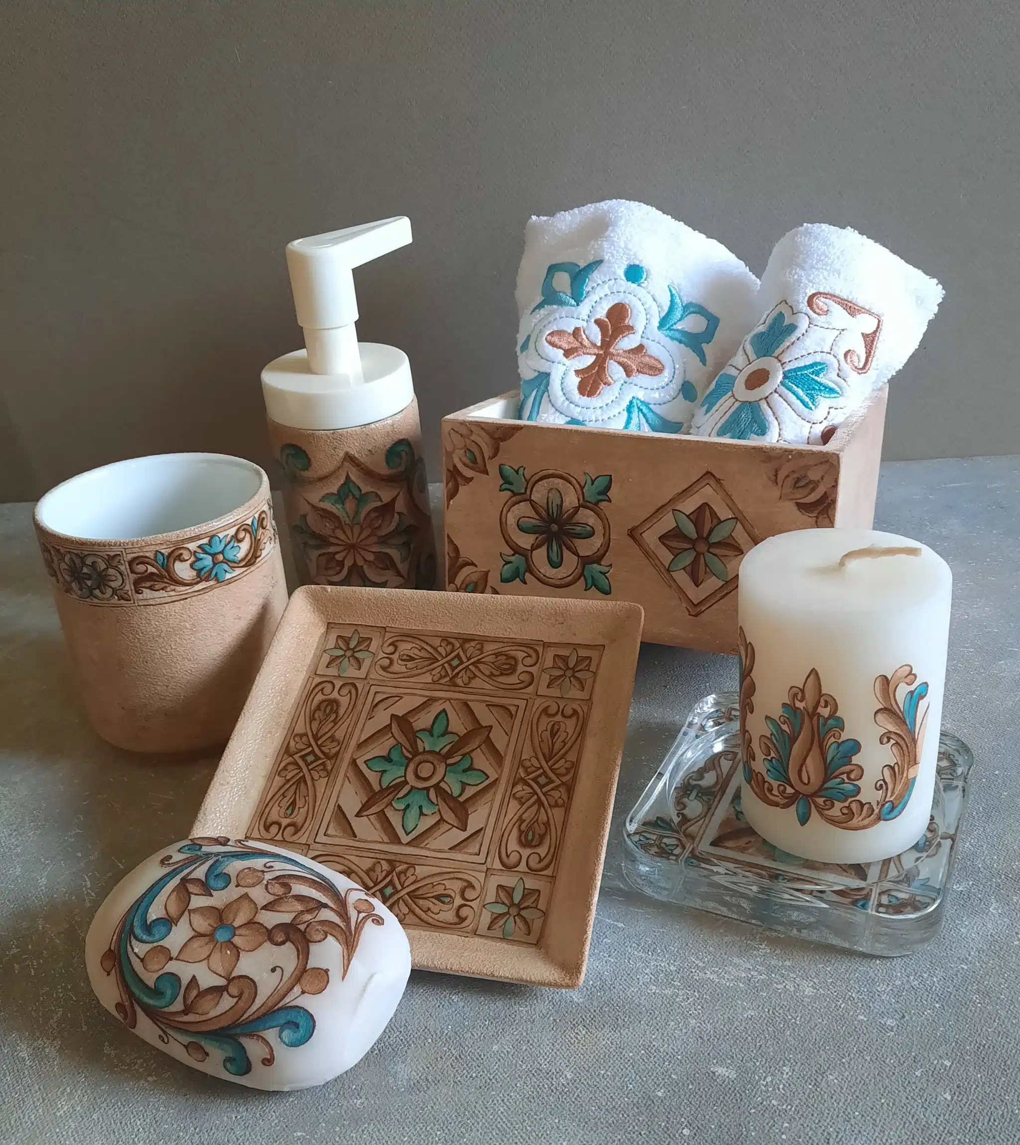 Brown and turquoise bathroom set 2 20241216 110749 scaled