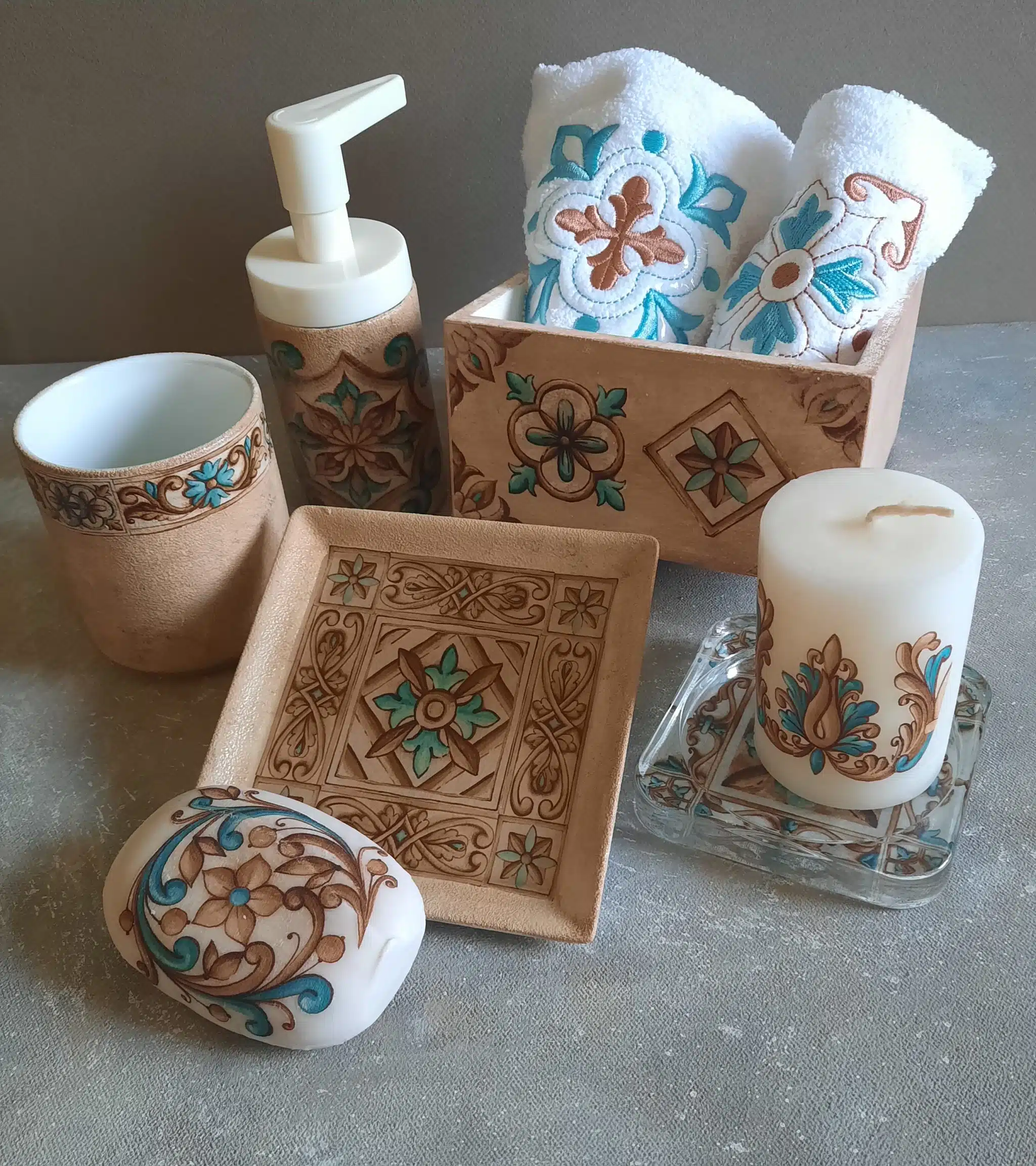 Brown and turquoise bathroom set 1 Brown and turquoise bathroom set