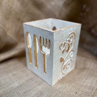 حامل للمعالق وللشوك