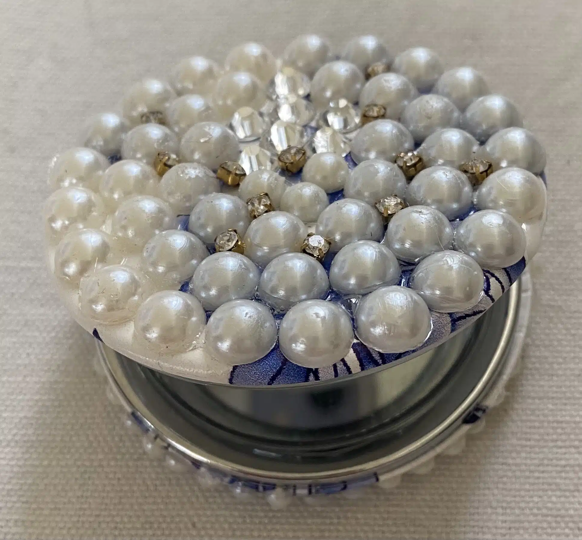 Pearl Decorated pocket mirror 1 Pearl Decorated pocket mirror