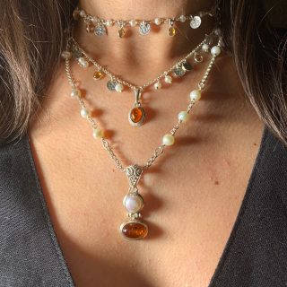 Pearly brown necklace