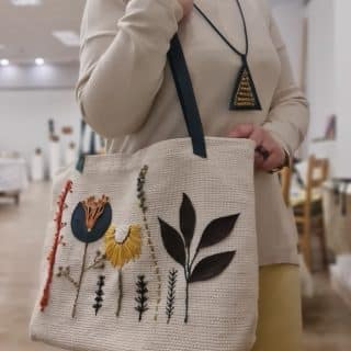 شنطه من نسيج النول اليدوي