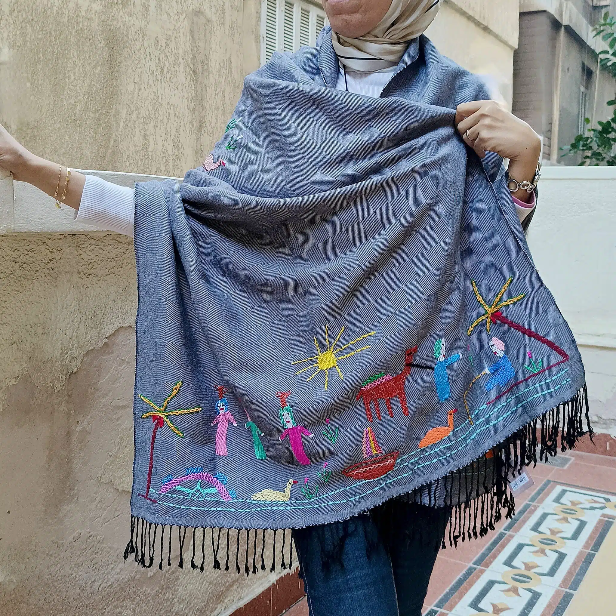 شال بطانية نسيج يدوي تطريز ريفي. 1 شال بطانية نسيج يدوي تطريز ريفي.