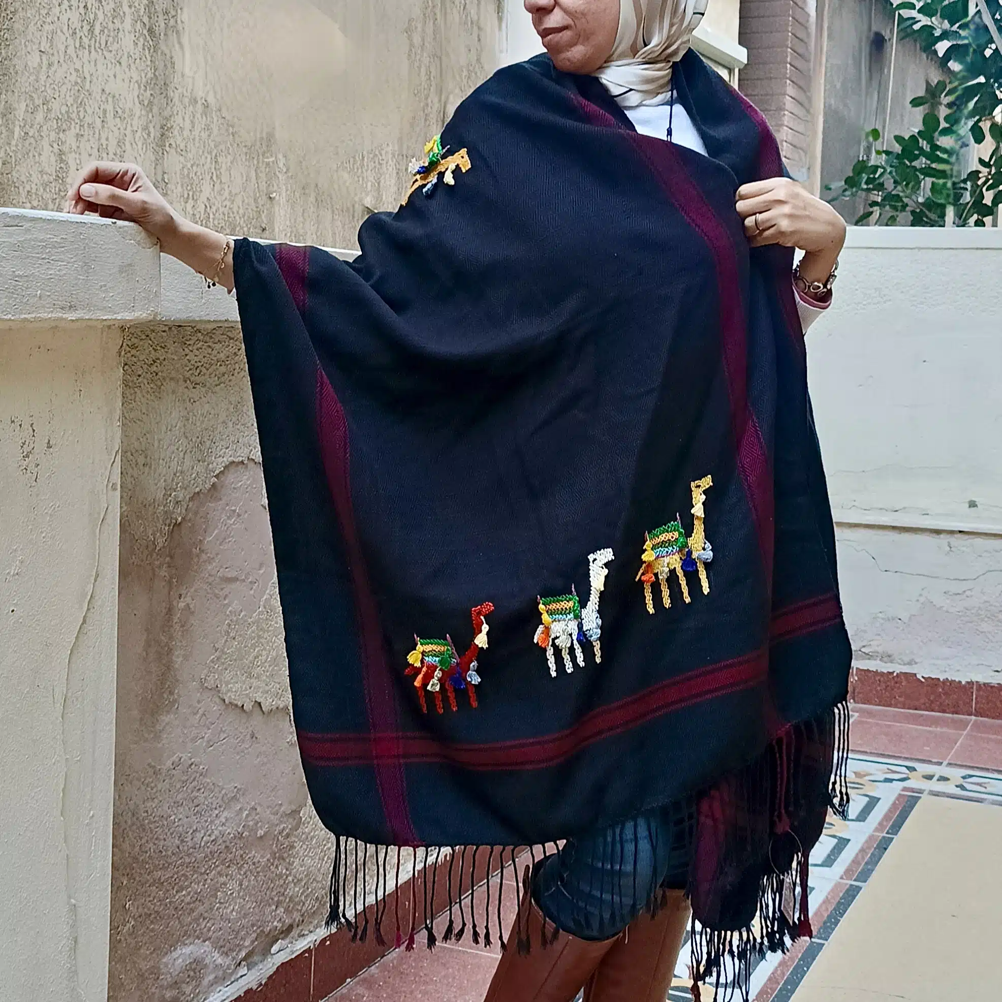 شال القسيس نسيج يدوي تطريز ريفي 1 شال القسيس نسيج يدوي تطريز ريفي