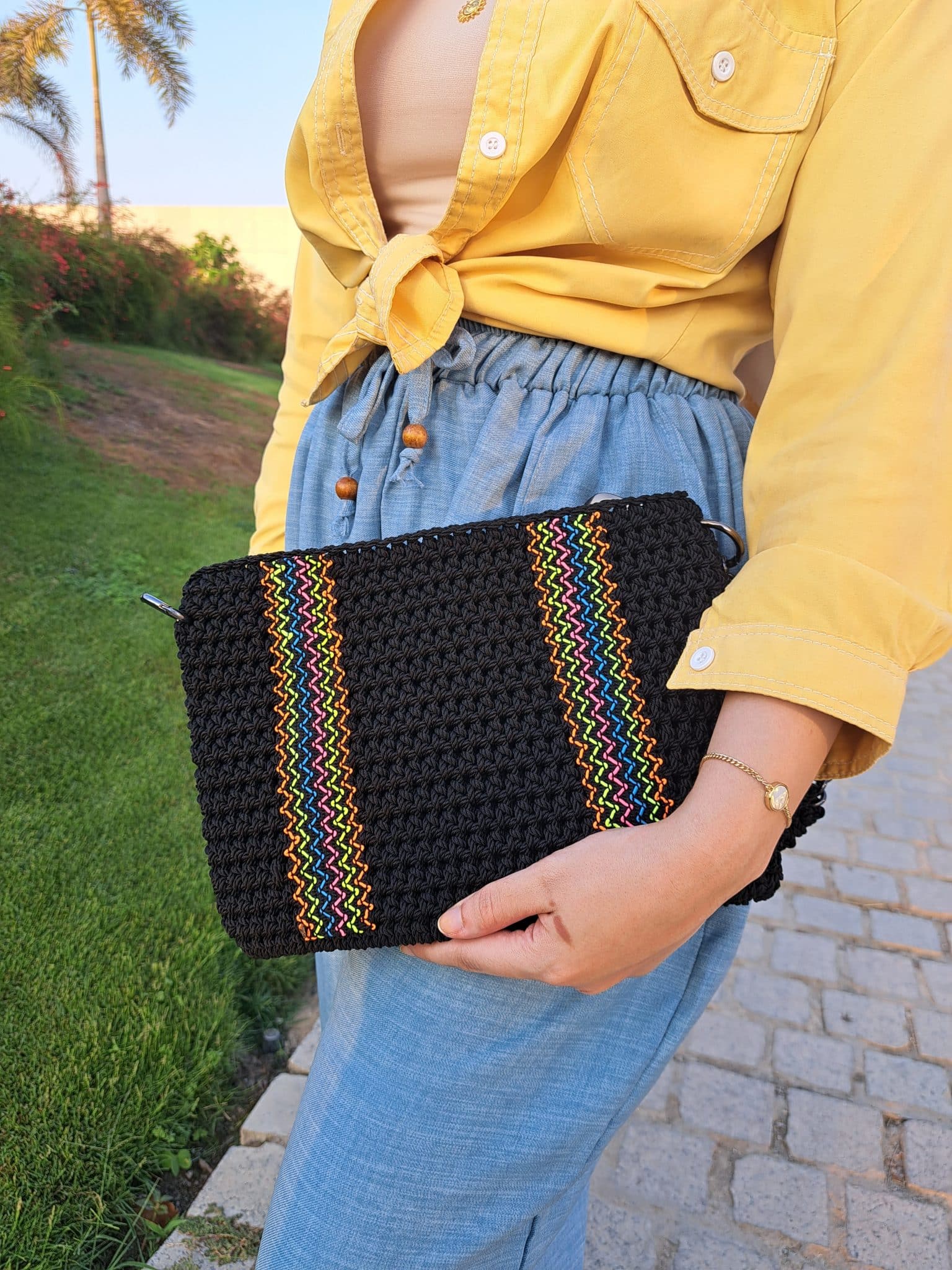 black zigzag bag 1 black zigzag bag