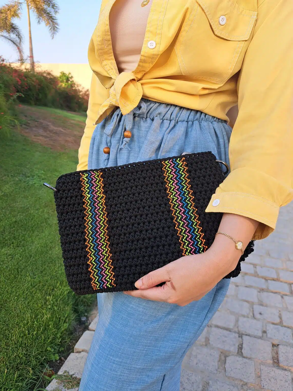 black zigzag bag 1 black zigzag bag