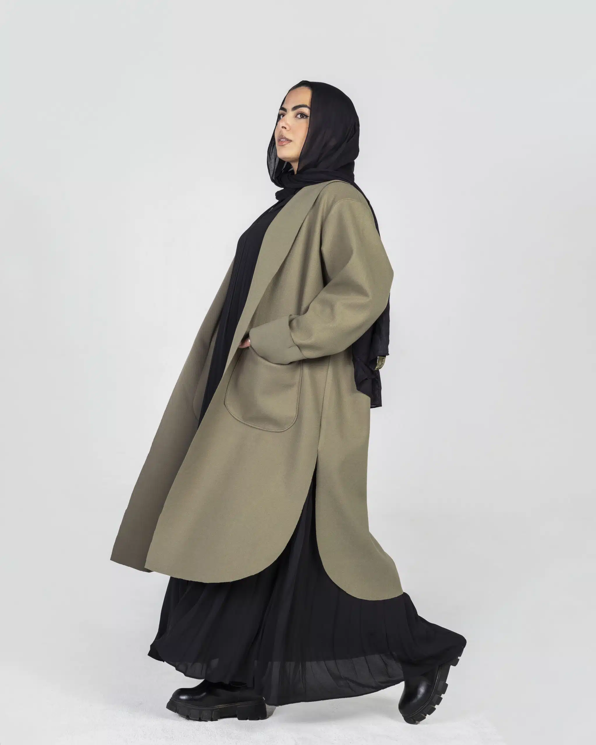 Olive wool coat. 3 2J9A3408 scaled