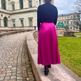 Fuchsia pleated skirt