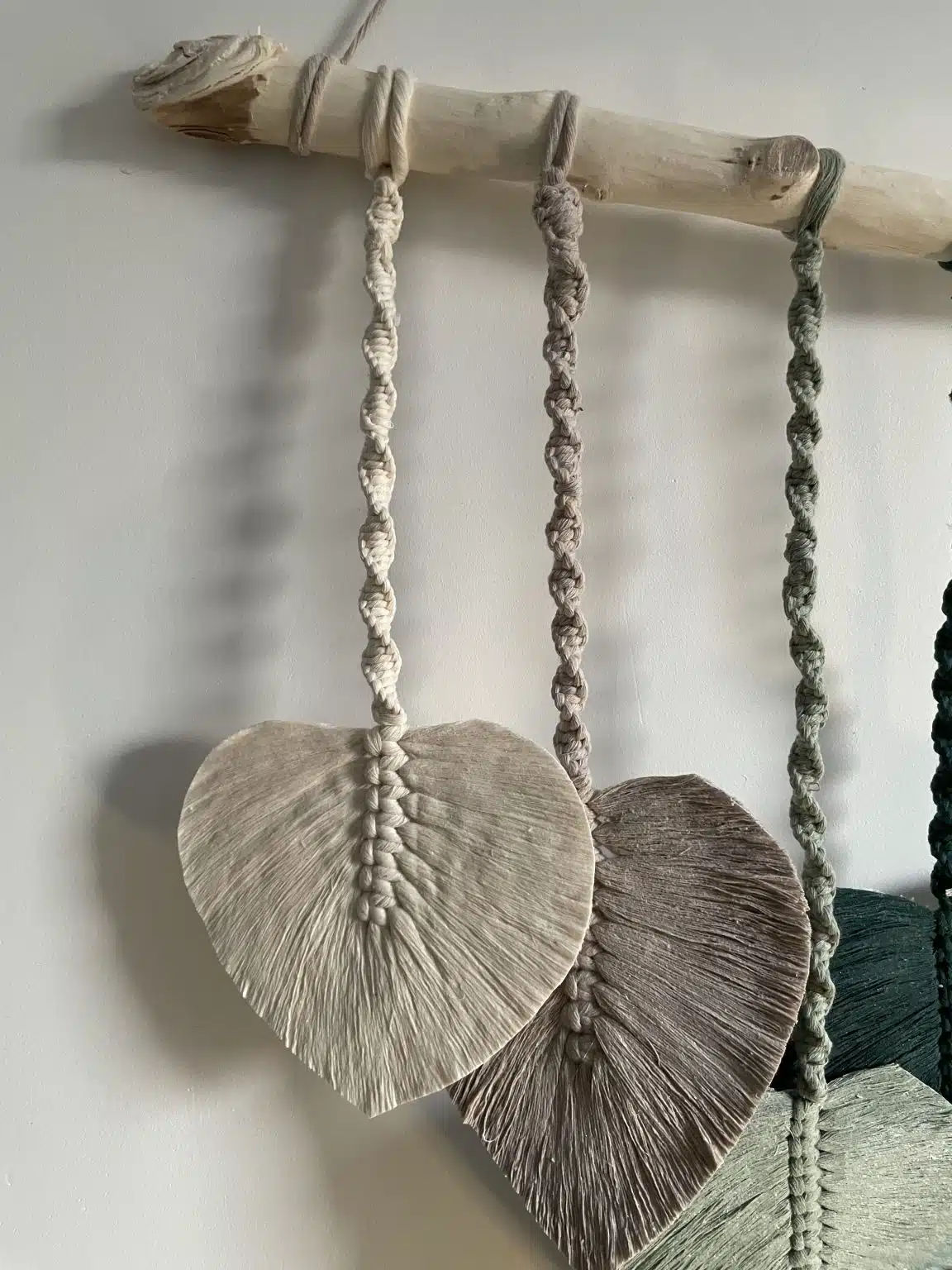 Feuilles murales en macramé 2 IMG 8182 scaled