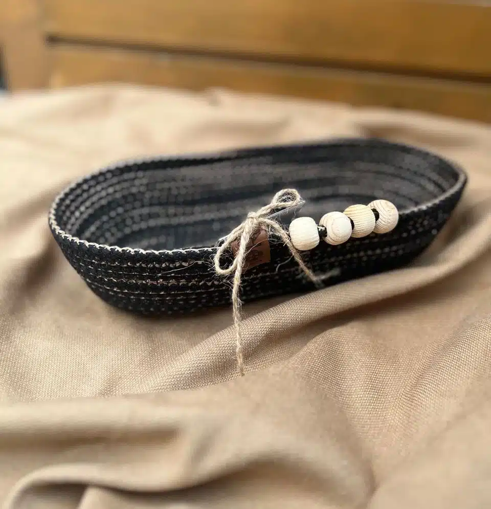 Oval basket 1 Oval basket