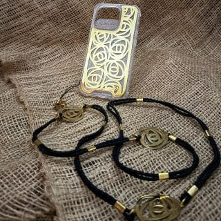 Random Flowers Design Set (Mobile cover + Chain)