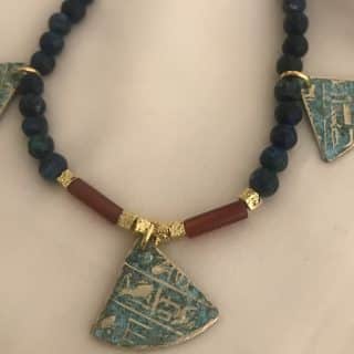 Pharaoh agate necklace with 3 bluerust pyramids