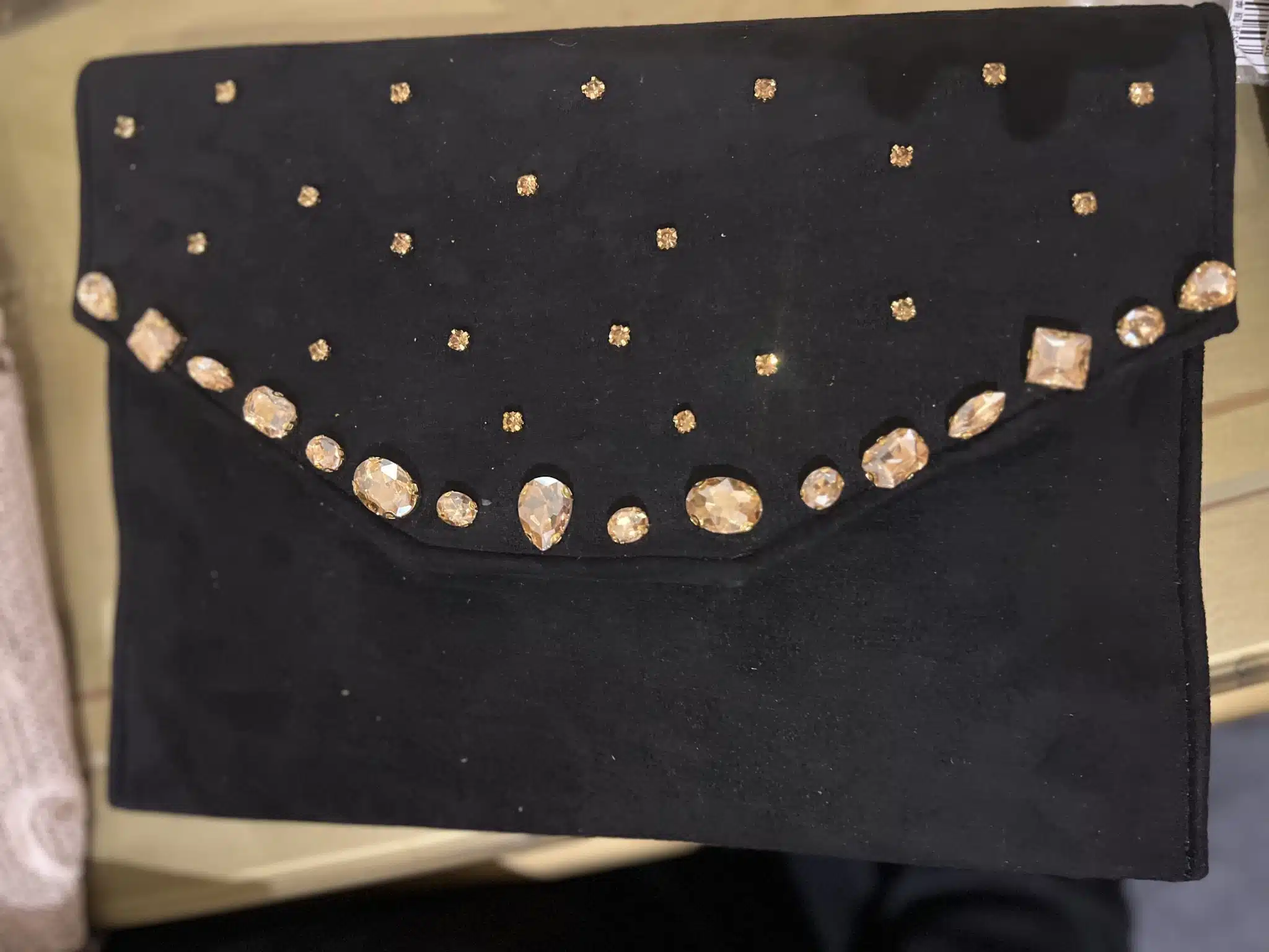 Charming Night 2 0FBC810D 048D 4857 A421 403F7B2F642C scaled