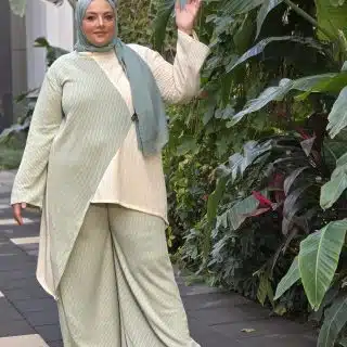 Assemetric mint beige tricot set