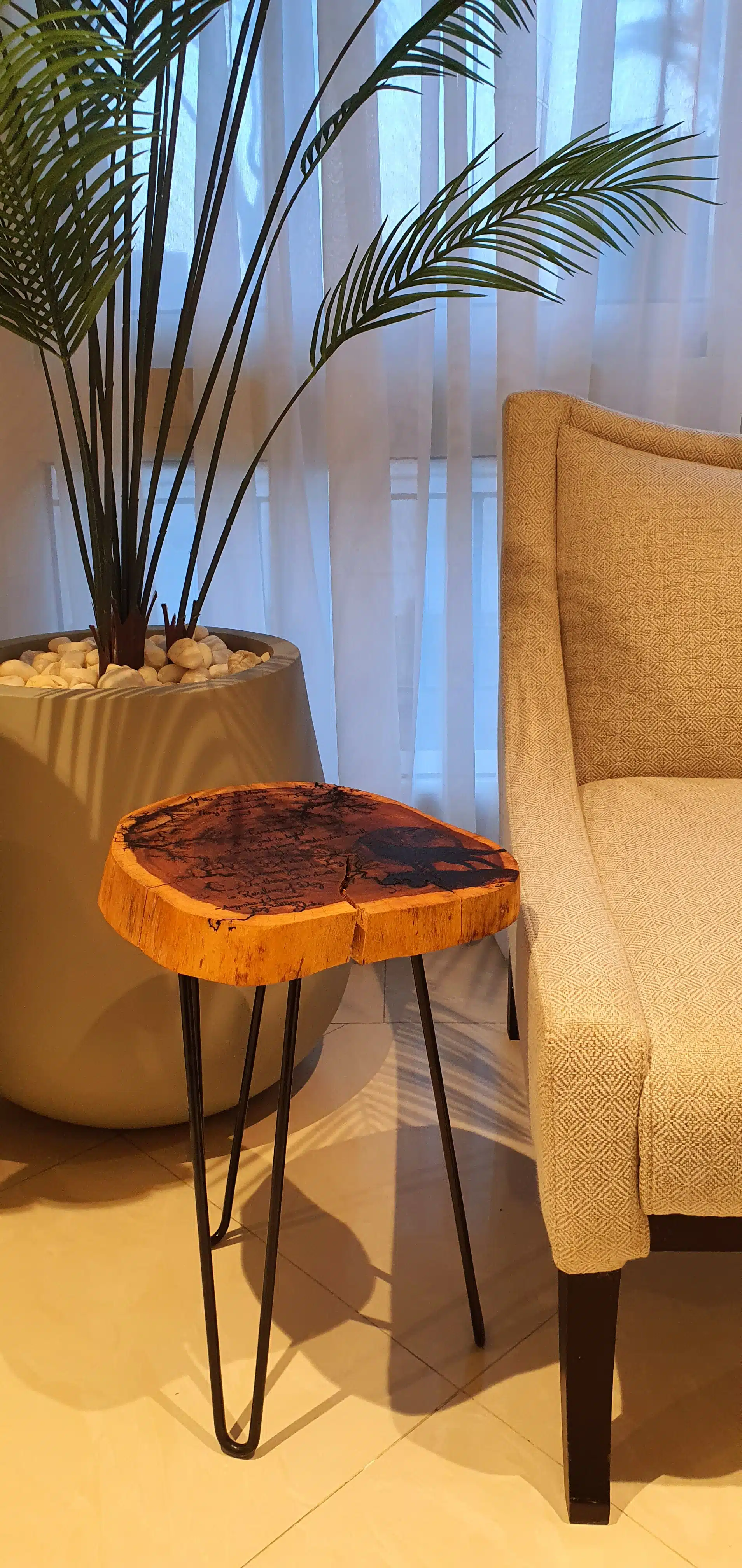 Midnight Call - Side Table 1 side table