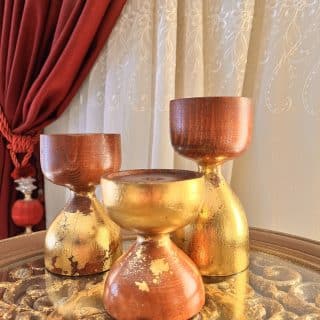 Beech wood candle holders with gold leaves