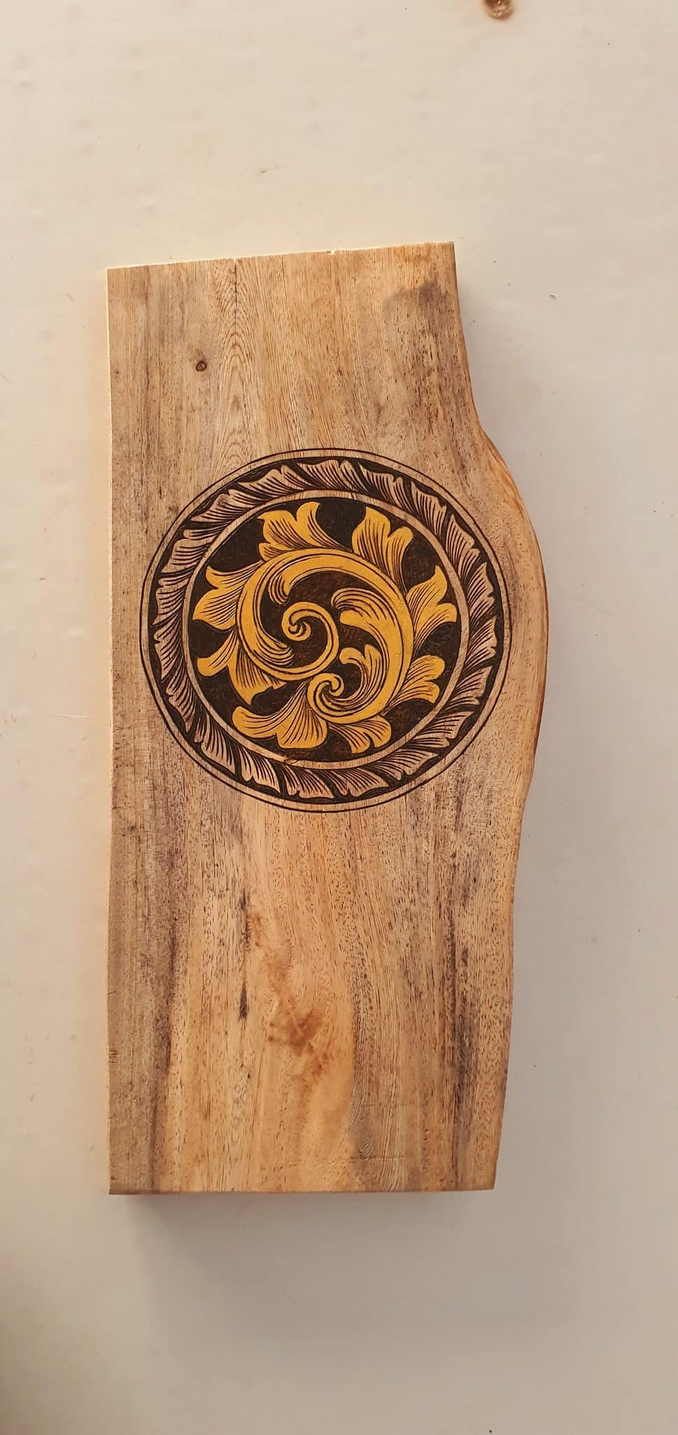 Royal Pattern Tray 9 صينية خشب ذهبي