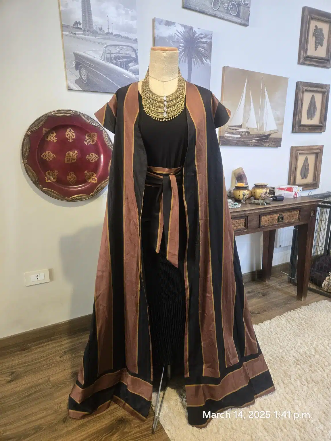 kaftan with ruffled shoulder 1 kaftan with ruffled shoulder