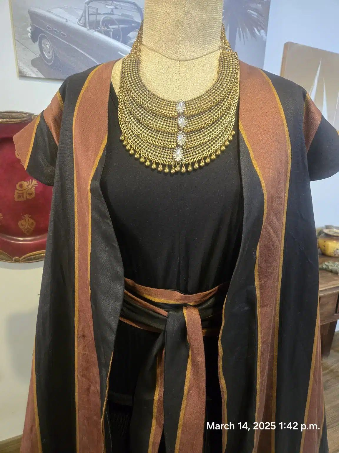 kaftan with ruffled shoulder 2 20250314 134204 scaled