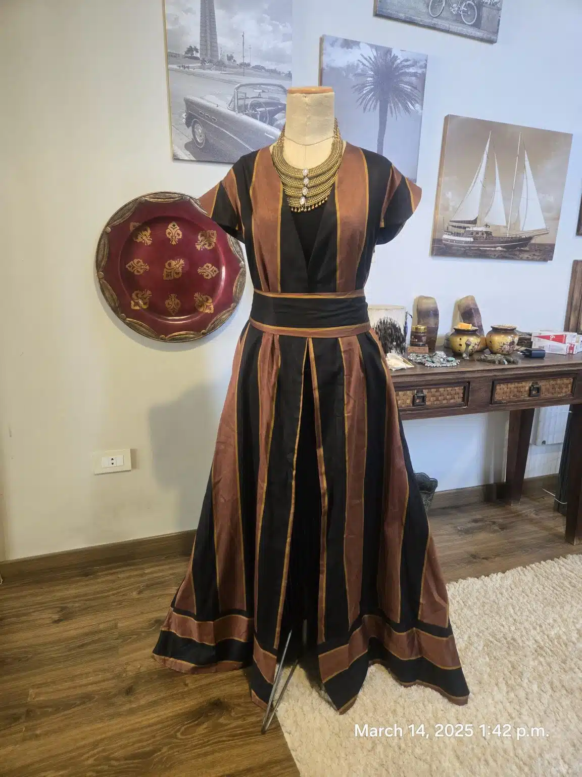 kaftan with ruffled shoulder 3 20250314 134254 scaled