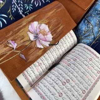 Flowery leather quraan cover