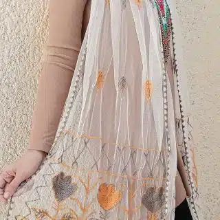 شال تل تطريز منسج.