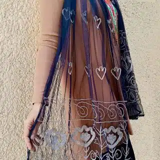 شال تل تطريز منسج.