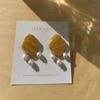 Laila 02 earrings - gold islamic design polymer clay earrings with natural dangling white pearls