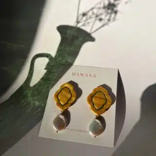 Laila 03 earrings - gold islamic design polymer clay earrings with natural dangling white pearls