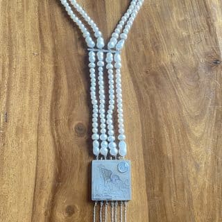 Pearl and moon stone, with siwa shaly view silver box necklace