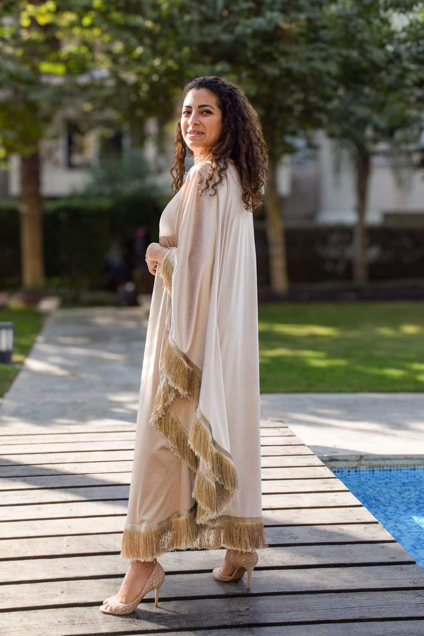 Creme cape abaya 4 IMG 6970 scaled