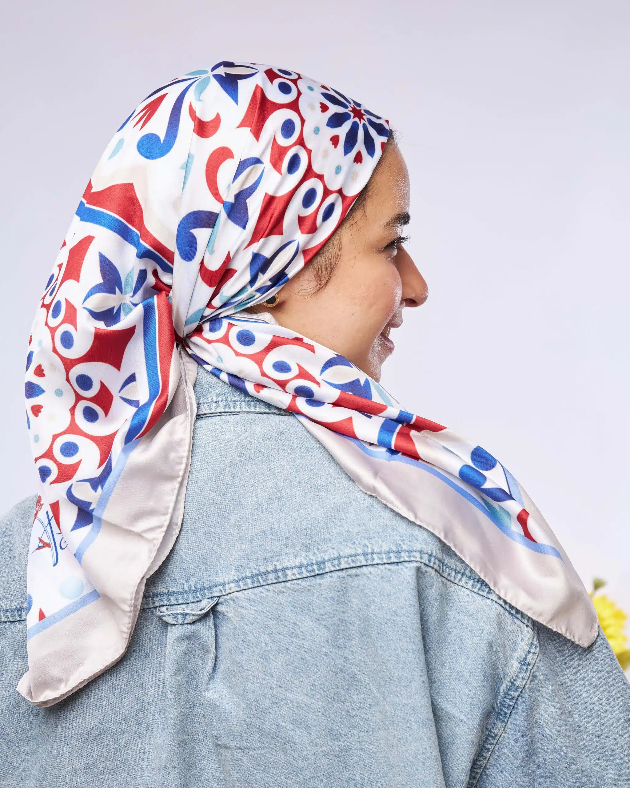 Mandilo Square scarf 2 0J4A5523 scaled