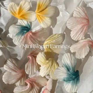 Bloommade - mini flower earrings