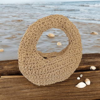 Beige rafia round bag