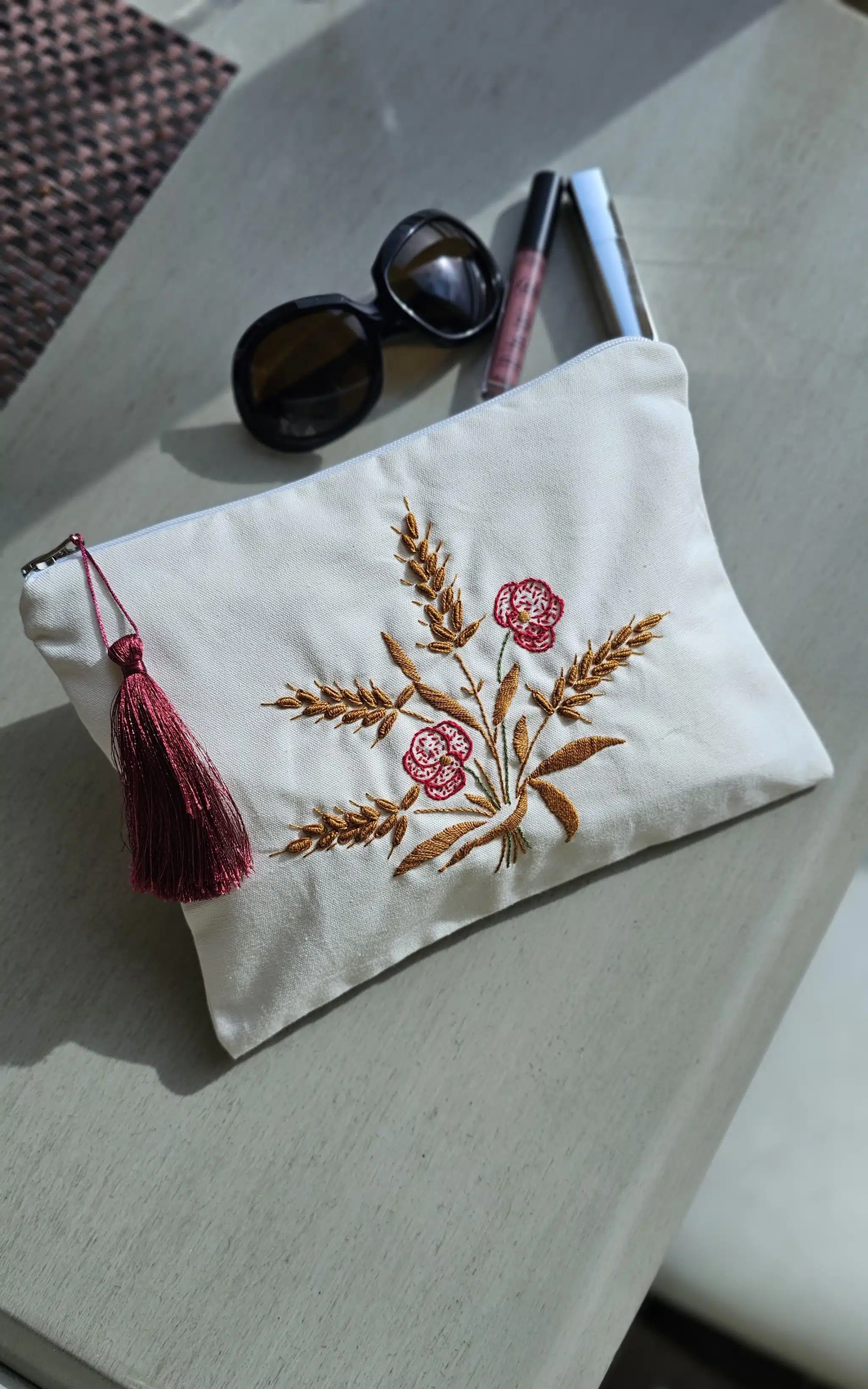 Wheat Sheaves Hand-embroidered Cotton clutch 4 20250423 1606161 scaled