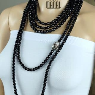 عقد فاخر مُصمم يدويًا من أحجار العقيق الراقية