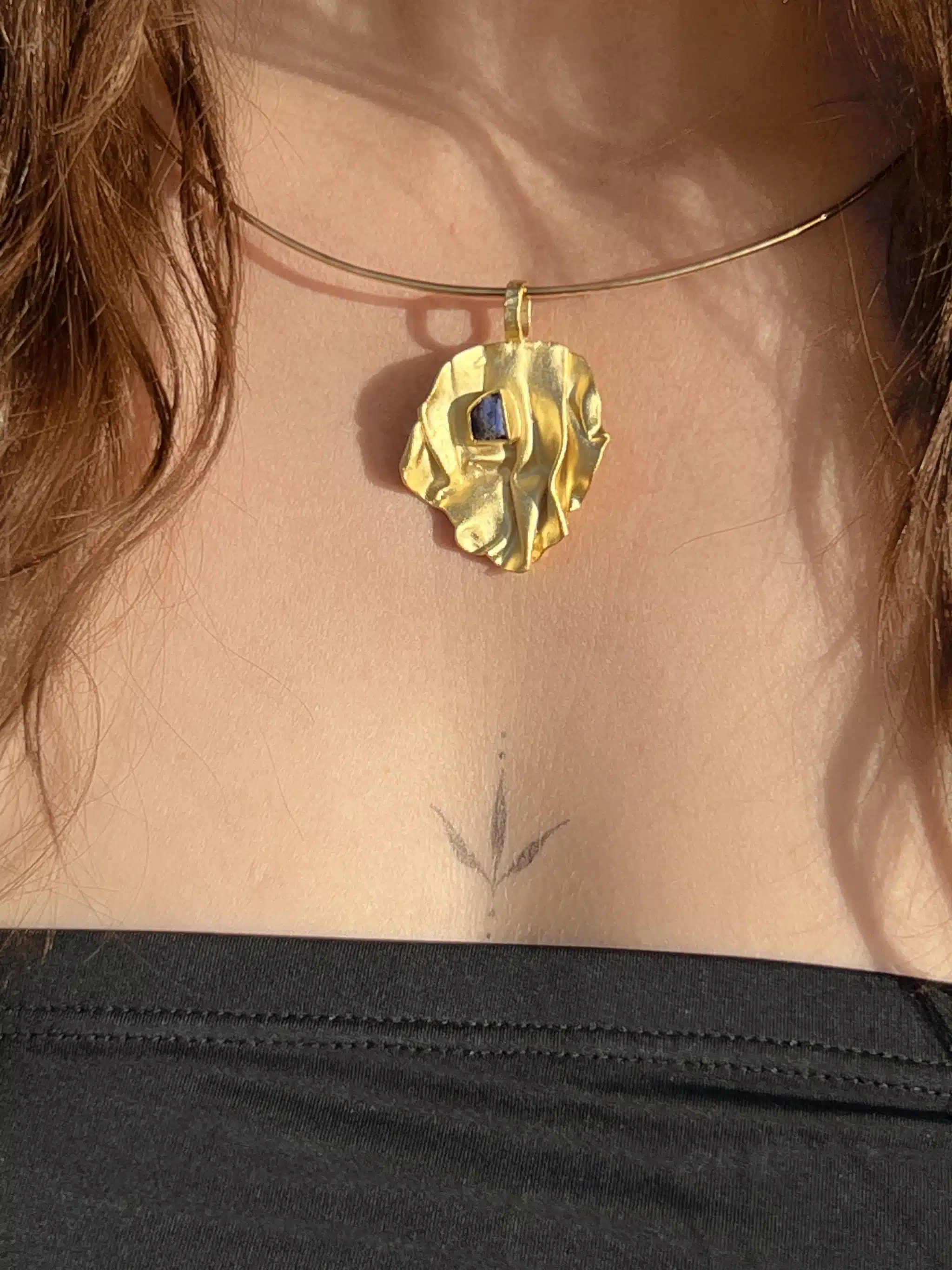 Handmade Gold Platted Sterling Silver Pendant with a Lapis Lazuli Gemstone (Code 946) 1 Handmade Gold Platted Sterling Silver Pendant with a Lapis Lazuli Gemstone (Code 946)