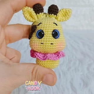 Giraffe keychain