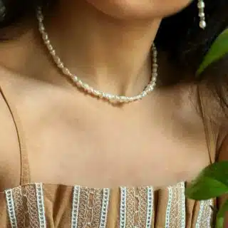 Serene necklace - basic white pearl necklace
