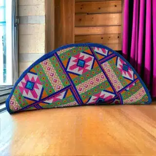 colored geometric clutch