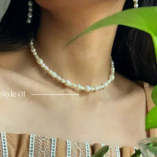 Serene necklace 01 - basic white pearl necklace