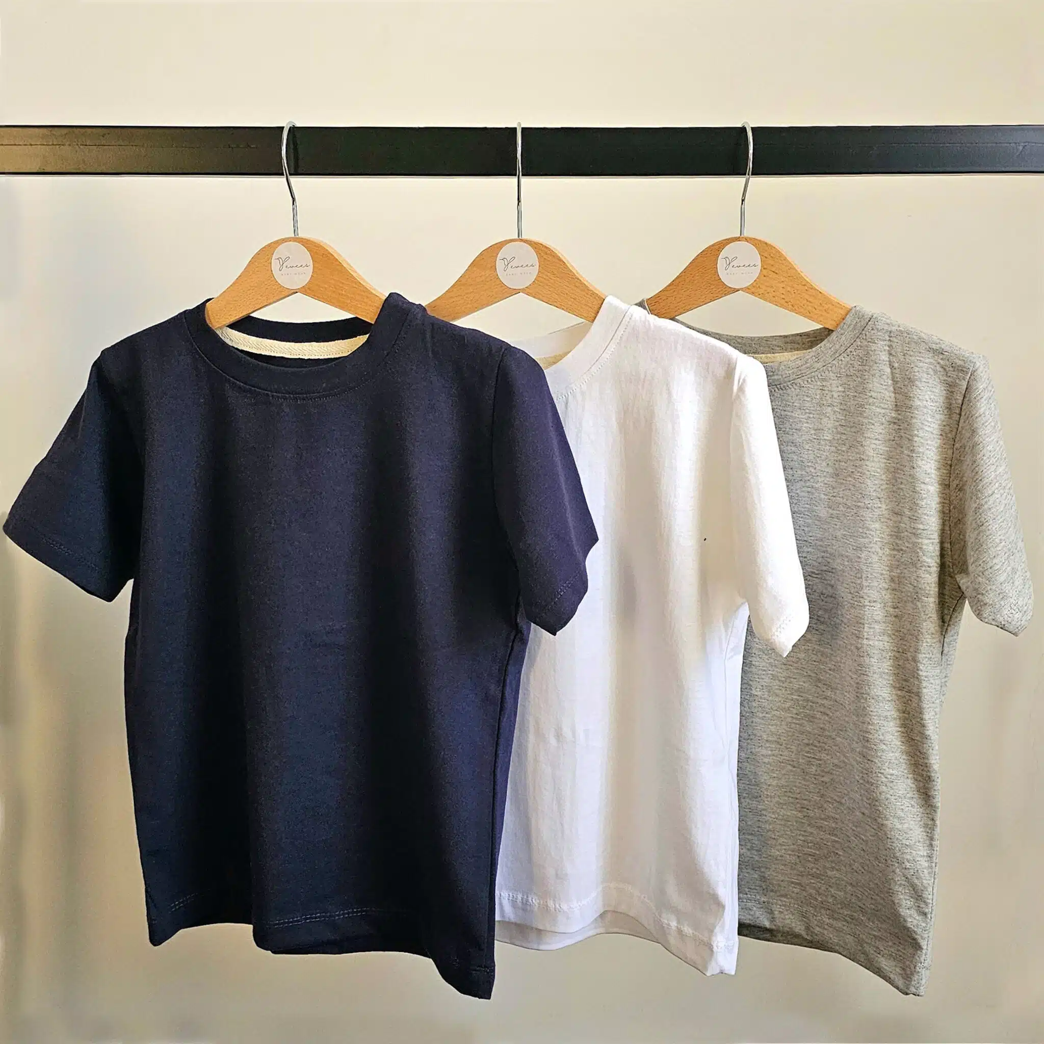 3-piece basic T-shirt bundle (Navy blue/White/Grey) 3 1 ed714507 2e75 43de bef4 2853d5e42ff4 scaled