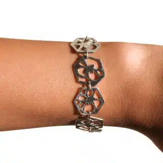 Sterling silver bracelet with flower motifs