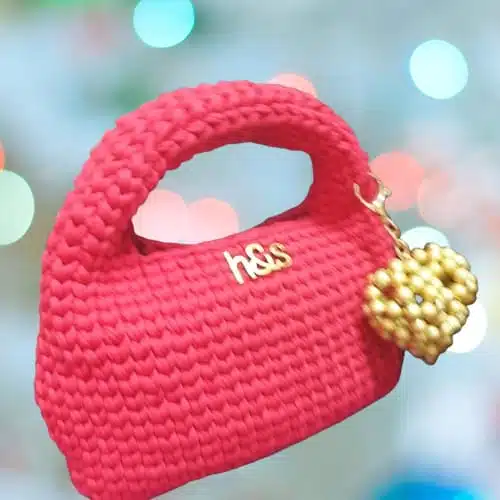 شنطة حمراء و قلب ذهبي 3 IMG 20250515 WA0058