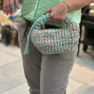 Mint /greige bubbly crochet hand bag