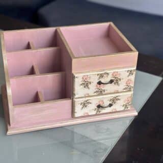 Pink makeup organize decoupage